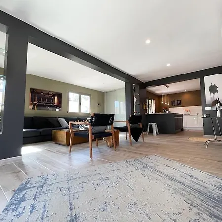 בית נופש Luxury Palm Beach Bungalow *