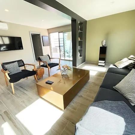 Luxury Palm Beach Bungalow מספאלומס