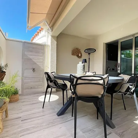Luxury Palm Beach Bungalow מספאלומס