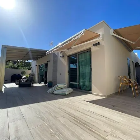 בית נופש Luxury Palm Beach Bungalow מספאלומס
